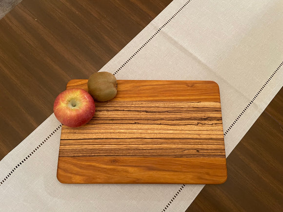 Medium cutting board